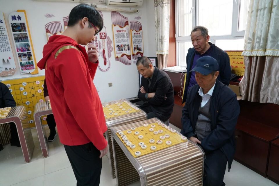 式在东河街, 局势关键处